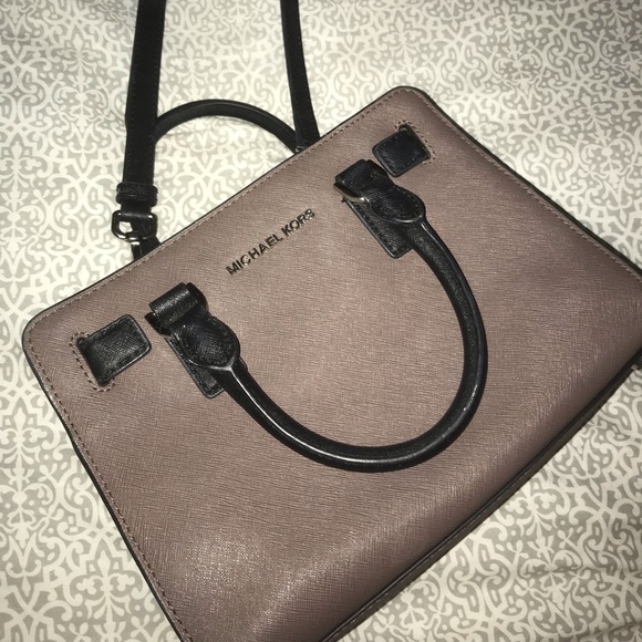 Michael Kors Handbags - Michael Kors bag Michael Kors Handbags - Michael Kors bag
